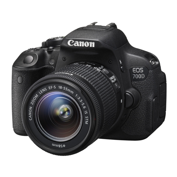 Фотоаппарат CANON 700D Kit 18-135 IS STM