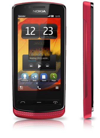 Смартфон  NOKIA  700 red