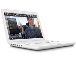 Ноутбук  APPLE  MacBook Air white (MC516RS/A)