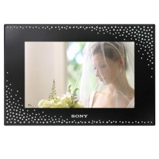 Фоторамка цифровая  SONY  DPF-D72N/BZ