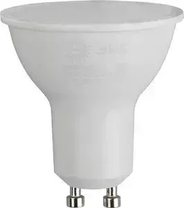 Лампа ЭРА светодиодная GU10 9W 2700K матовая MR16-9W-827-GU10 Б0044088
