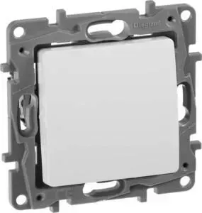 Выключатель Legrand кнопочный одноклавишный Etika 6A 250V белый 672214