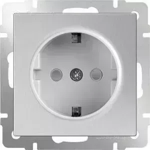 Розетка с заземлением и шторками Werkel серебряный WL06-SKGS-01-IP44