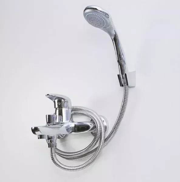 Смеситель для ванны Mixline ML08-01 (522149)