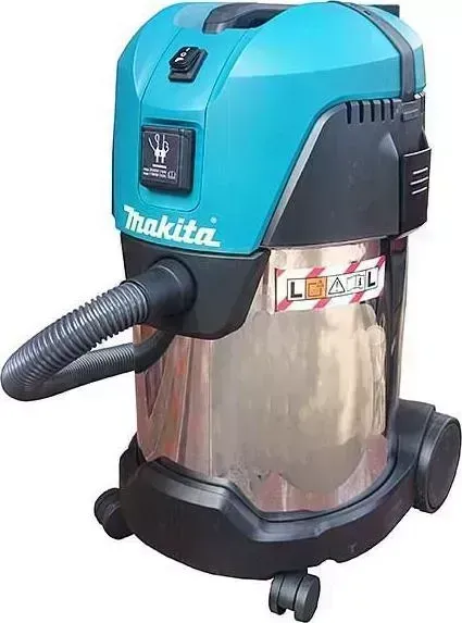 Пылесос MAKITA VC3011L