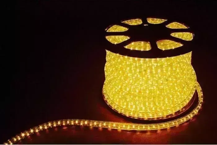 Дюралайт FERON Светодиодный 2,88W/m 72LED/m LEDF3W 3х жильный желтый 50M 26068