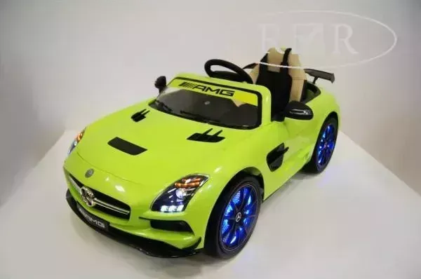 Электромобиль RIVERTOYS MERCEDES-BENZ SLS A333AA VIP зеленый