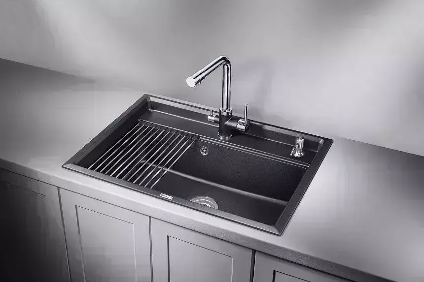 Мойка кухонная GRANULA KS-7301 ШВАРЦ (чёрный металлик) кварц