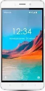 Смартфон GINZZU S5220 белый