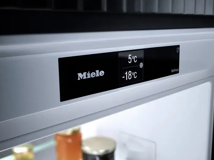 Холодильник встраиваемый Miele KFN 7774 D