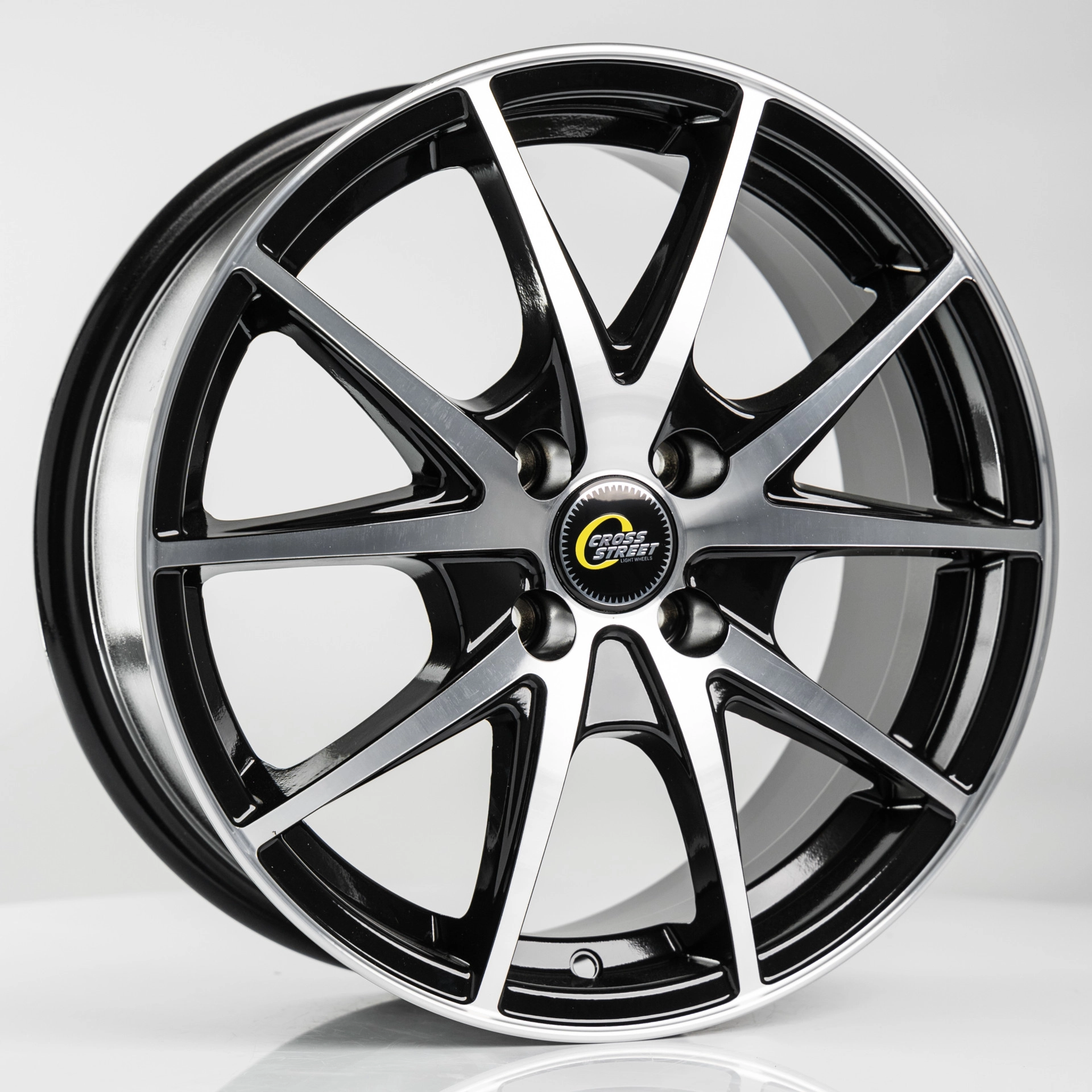 Диск автомобильный CROSS STREET CR-17 CROSS STREET 6x15/4x114.3 ET44 D56.1 BKF