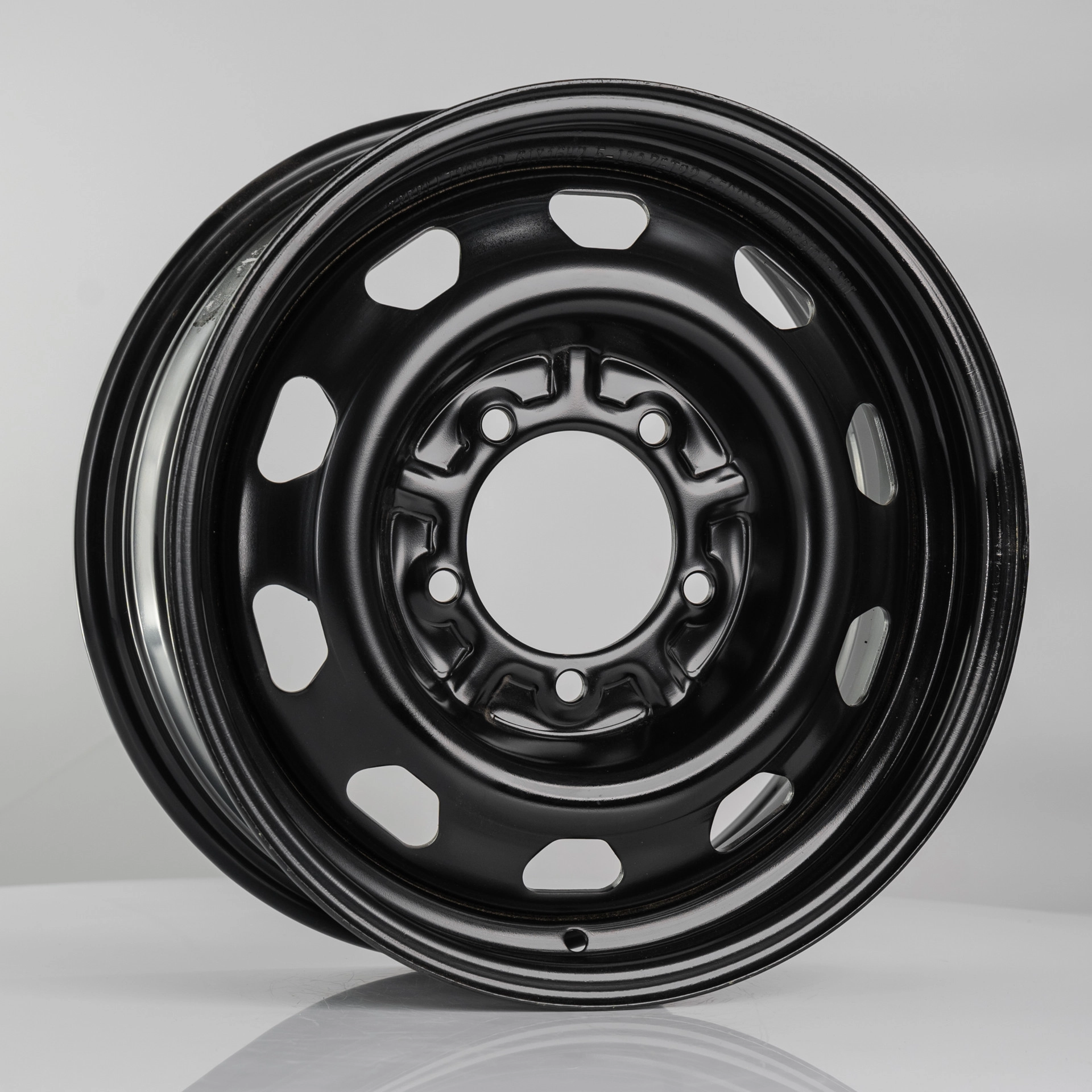 Диск автомобильный SDT U6083D _P _P (палета) 6.5x16/5x139.7 ET40 D108.6 Black