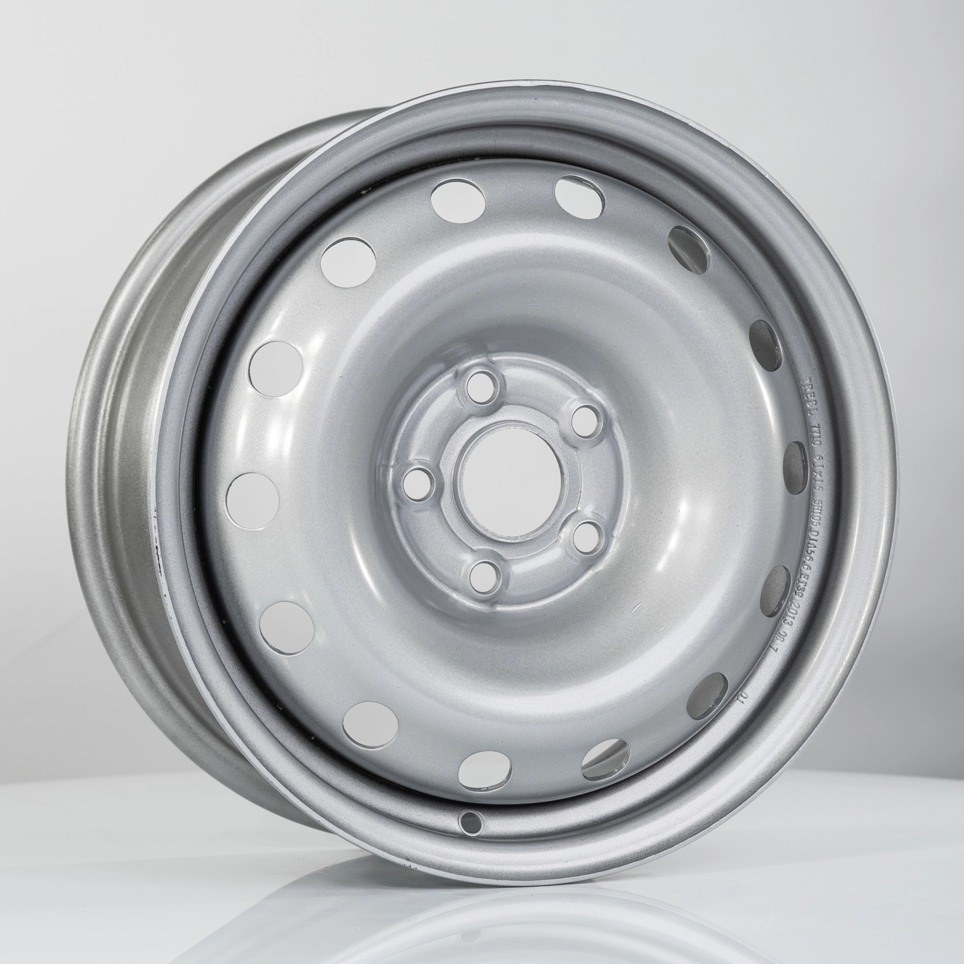 Диск автомобильный TREBL 7710T (коробка) 6x15/5x105 ET39 D56.6 Silver