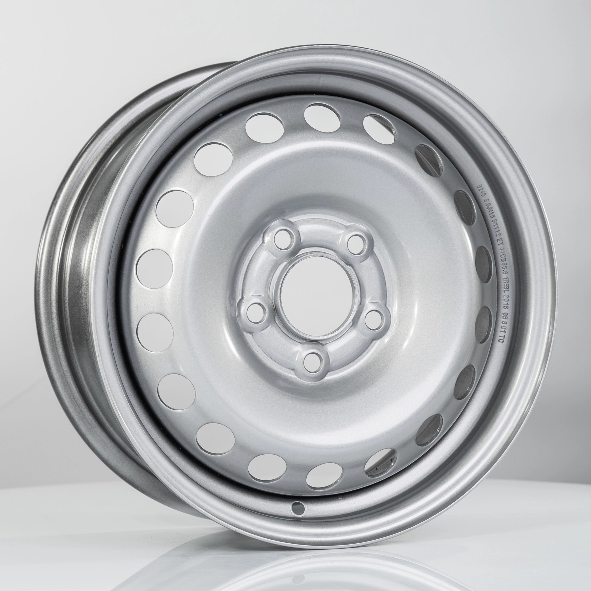 Диск автомобильный TREBL 8245T (коробка) 6x15/5x112 ET44 D66.6 Silver