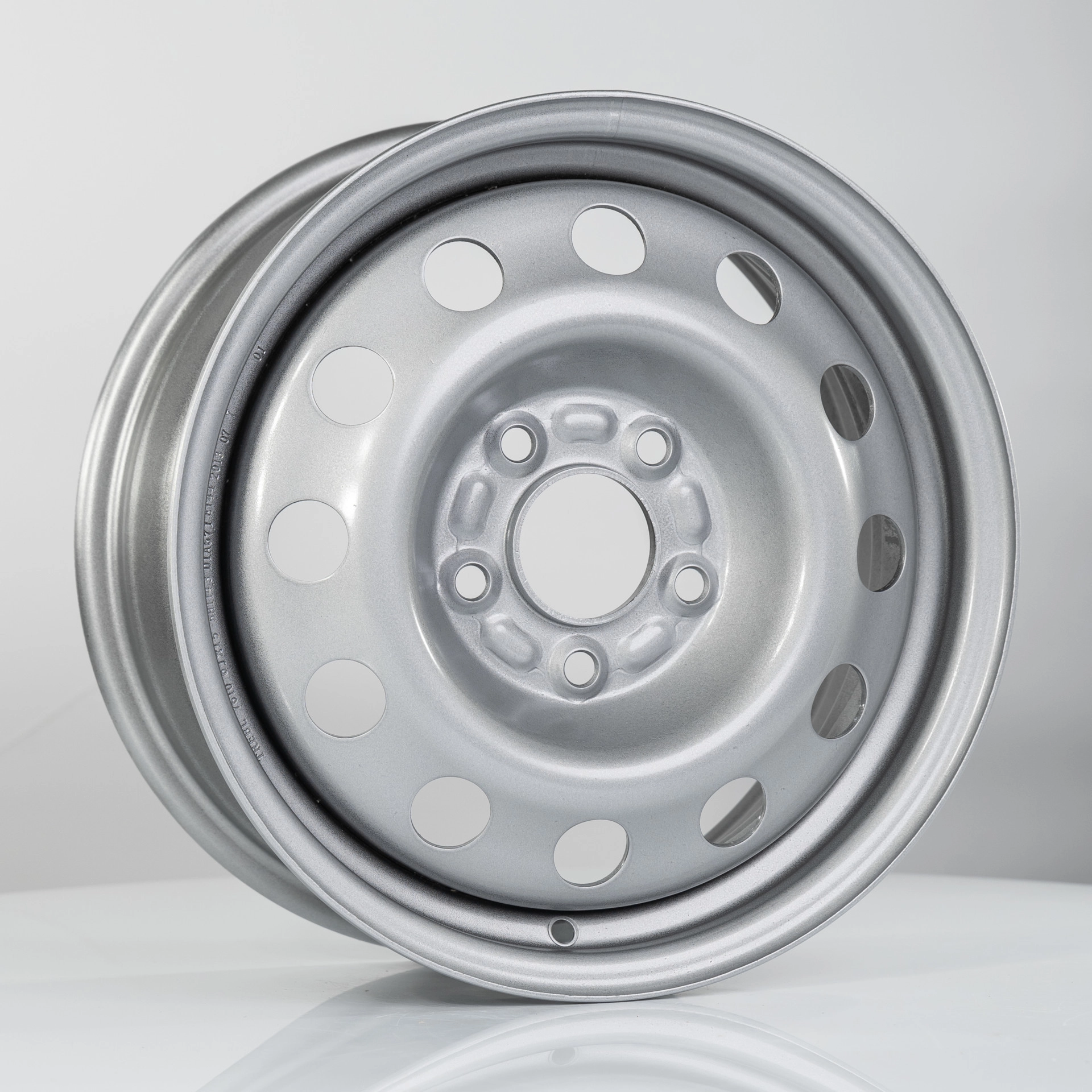 Диск автомобильный TREBL 7610T (коробка) 6x15/5x114.3 ET44 D67.1 Silver