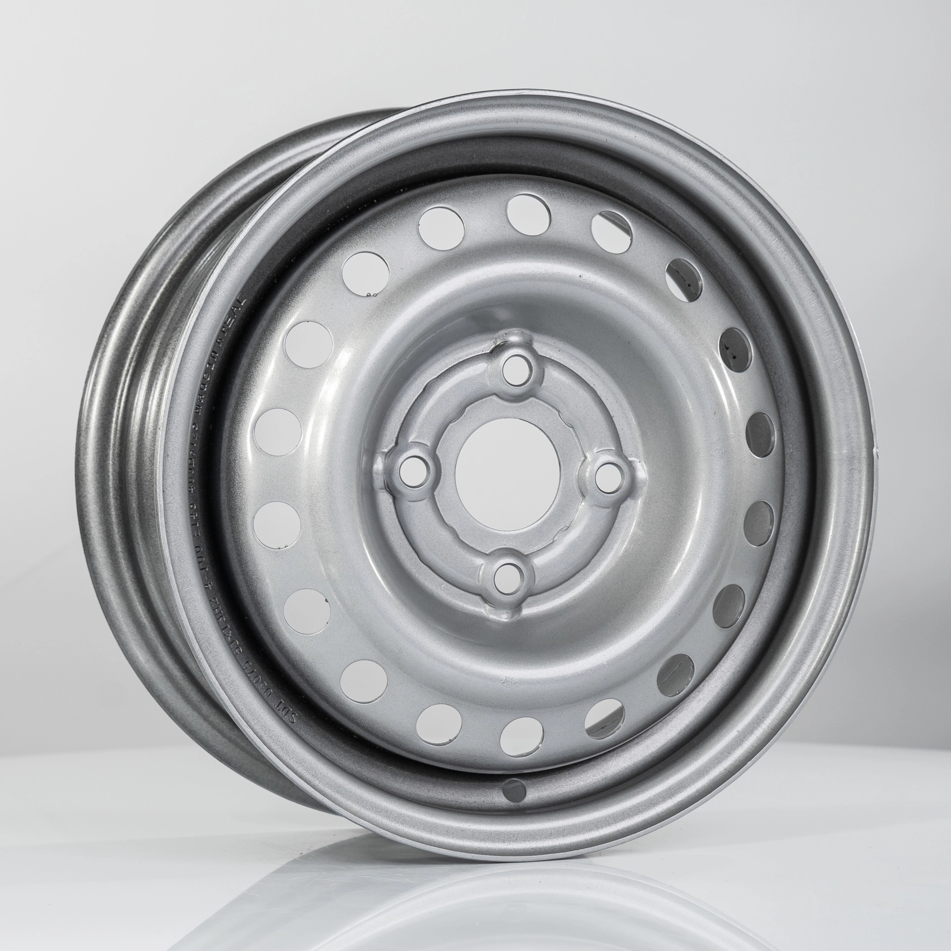 Диск автомобильный SDT U5075_P (палета) 5x13/4x100 ET46 D54.1 Silver
