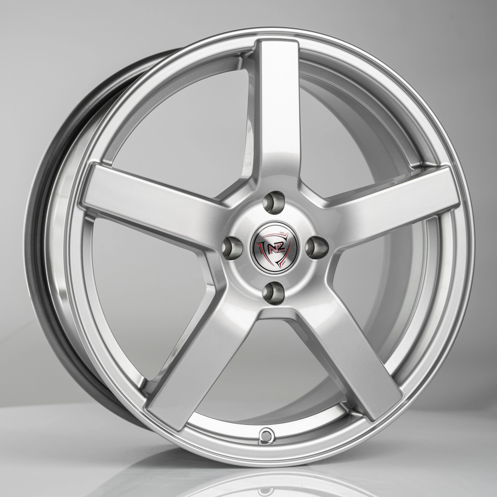 Диск автомобильный NZ_Россия R-02 NZ 7x17/4x100 ET43 D54.1 S