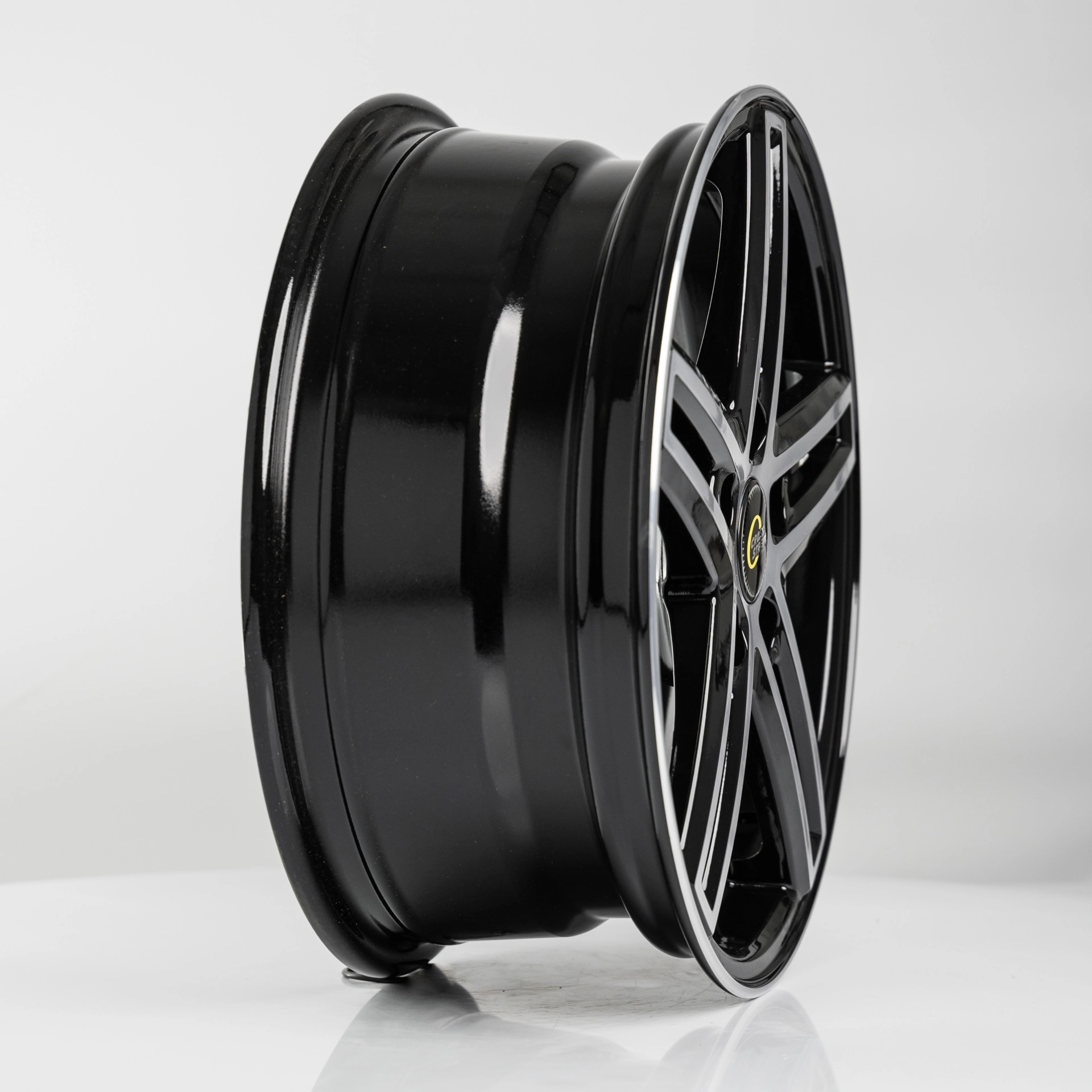 Диск автомобильный CROSS STREET CR-24 6.5x16/5x114.3 ET38 D67.1 BKF