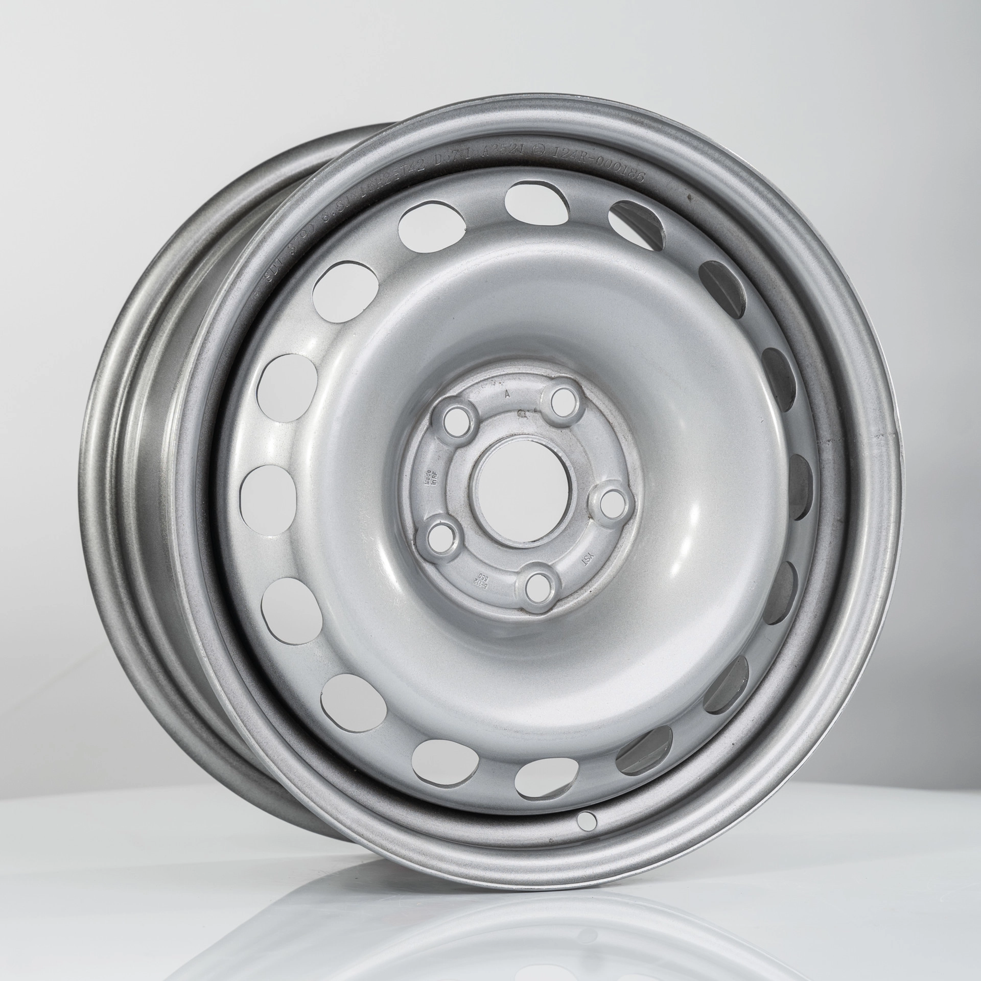 Диск автомобильный SDT U6225_P 6.5X16/5X112 ET42 D57.1 SILVER