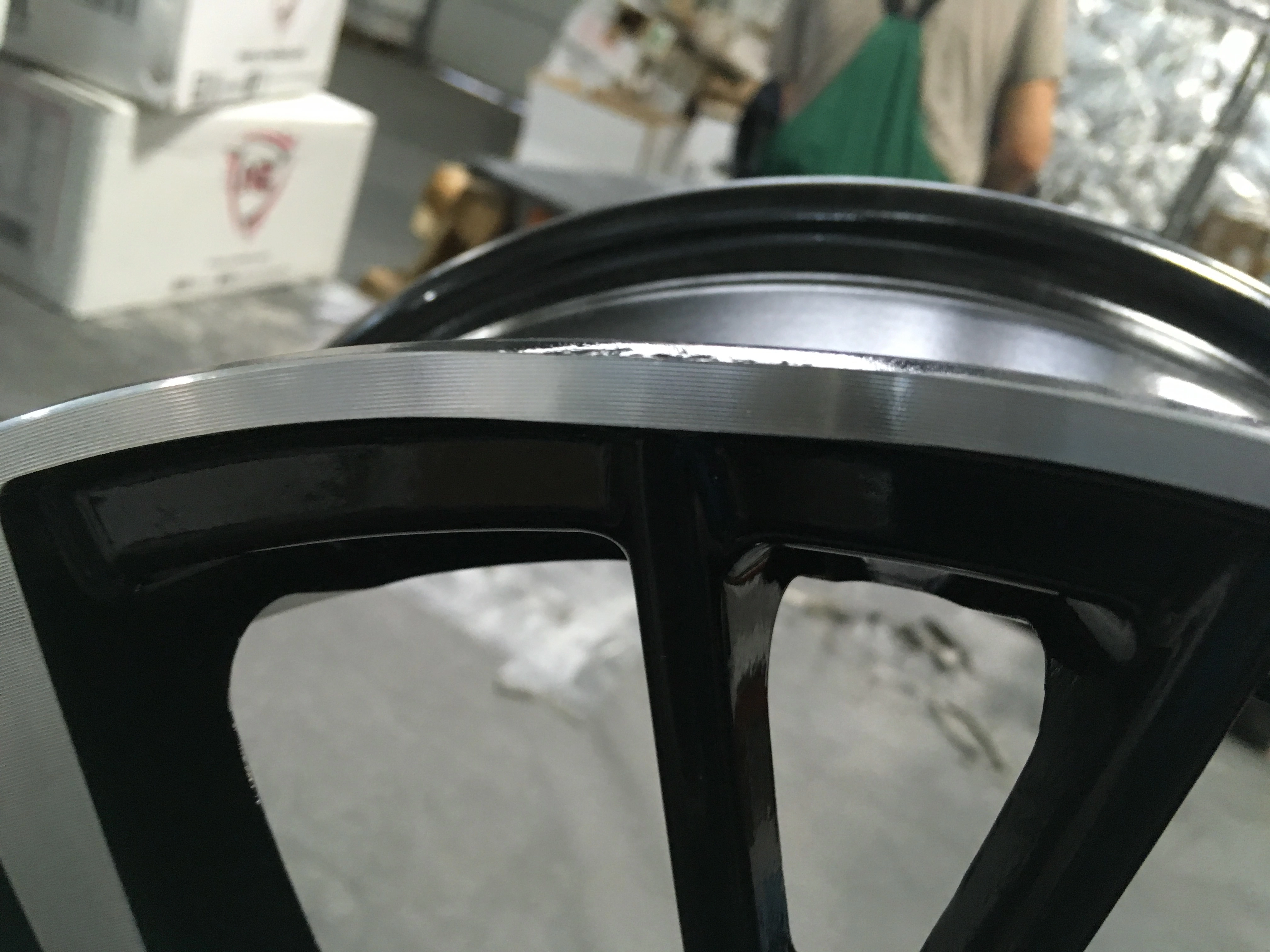 Диск автомобильный Распродажа SH654 NZ 6.5X16/5X114.3 ET45 D60.1 BKF*(Механические повреждения)