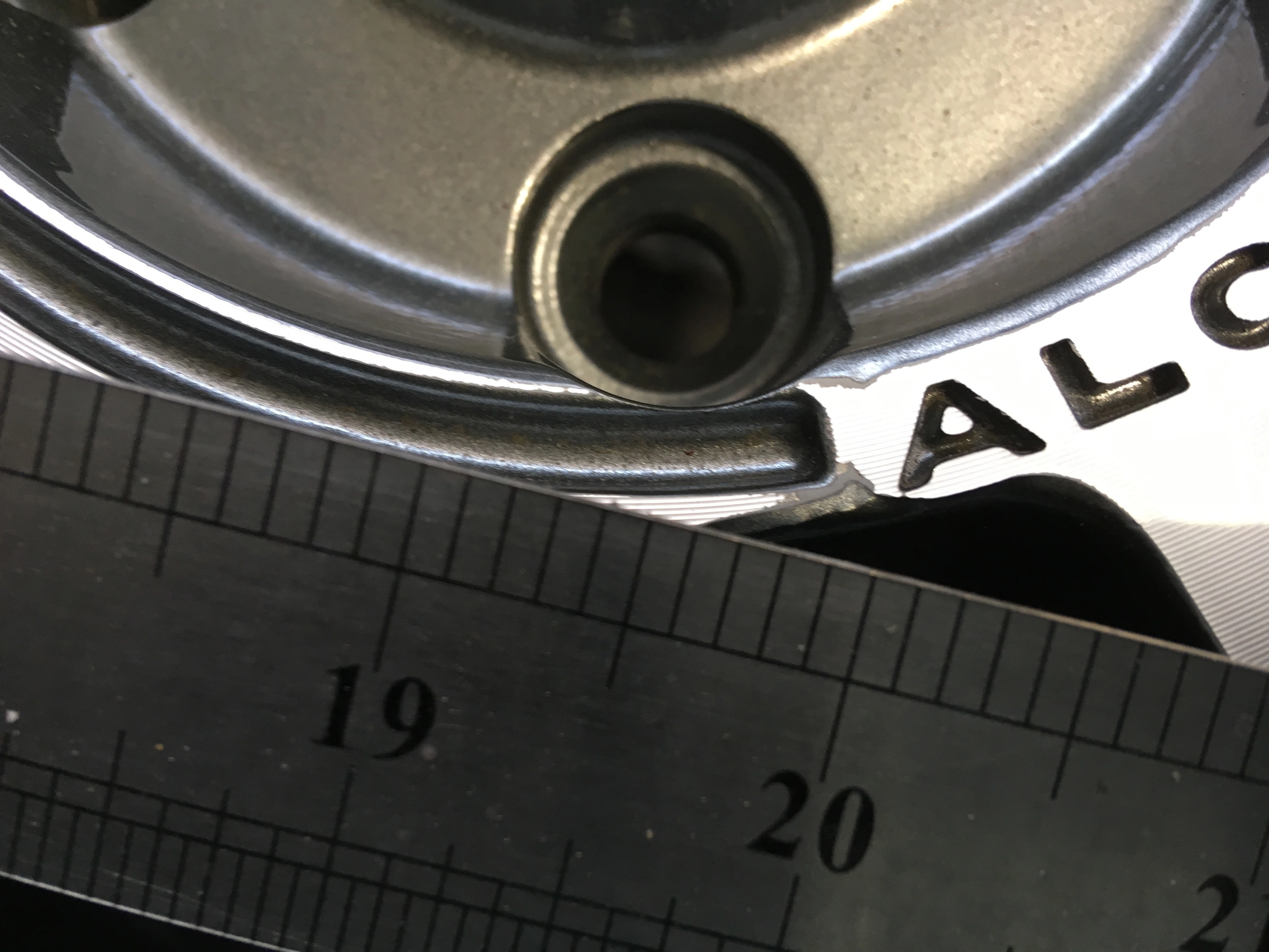 Диск автомобильный ALCASTA M01 6.5X16/5X114.3 ET46 D67.1 GMF*(Дефект ЛКП)