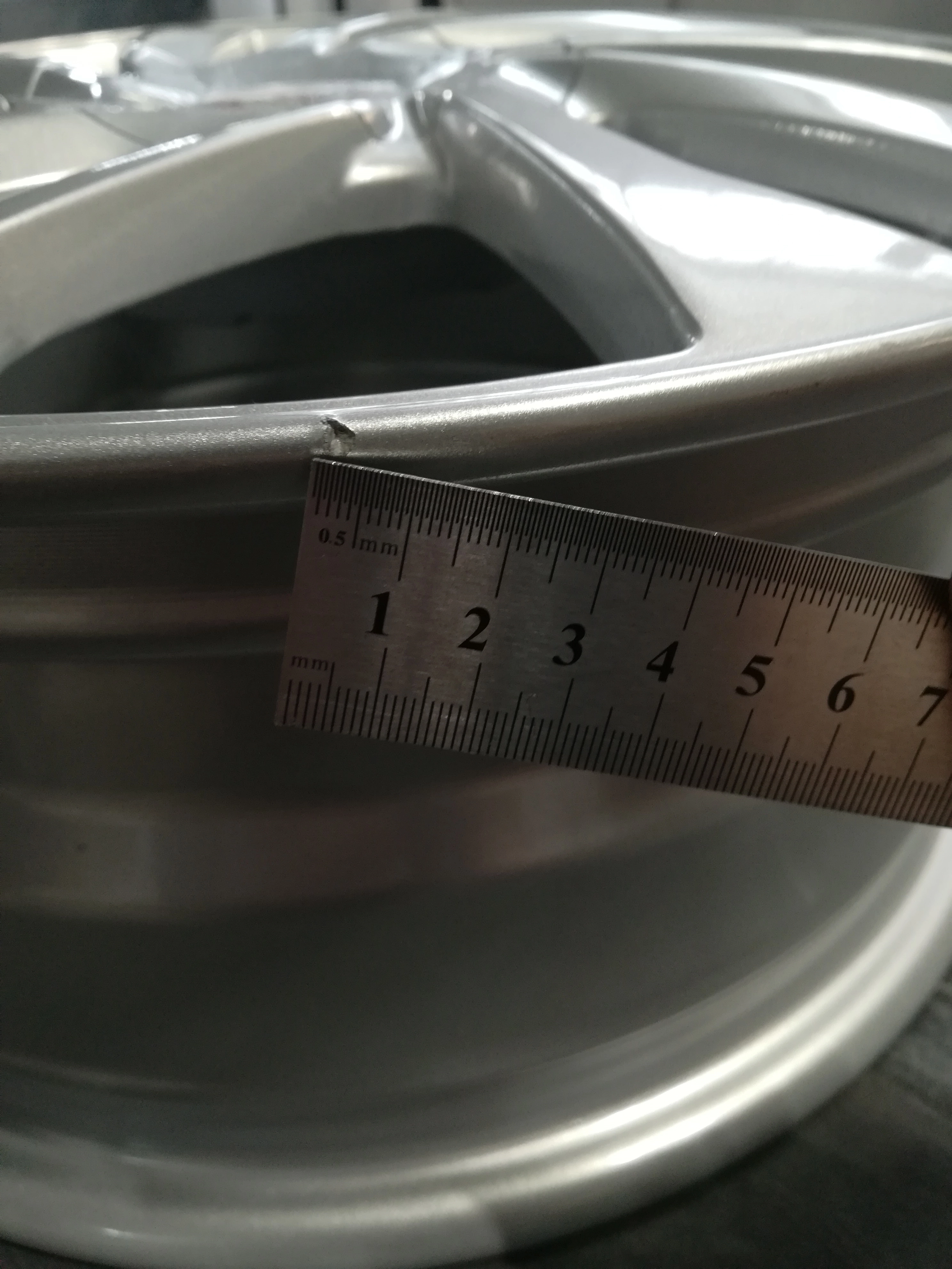 Диск автомобильный Распродажа 706 NZ 6X15/4X100 ET50 D60.1 S*(Механические повреждения)
