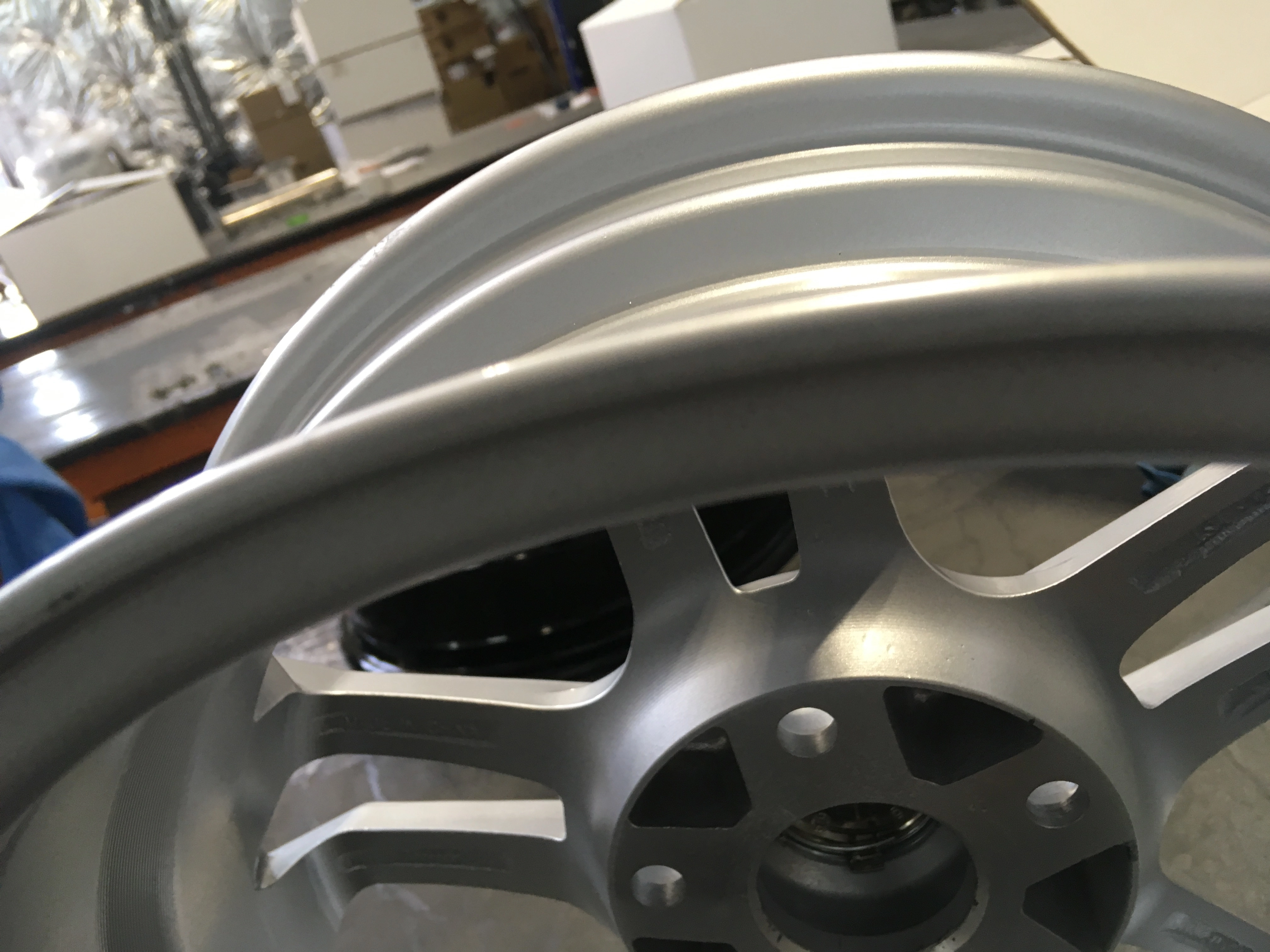 Диск автомобильный Распродажа SH655 NZ 6X15/5X112 ET47 D57.1 S*(Механические повреждения)
