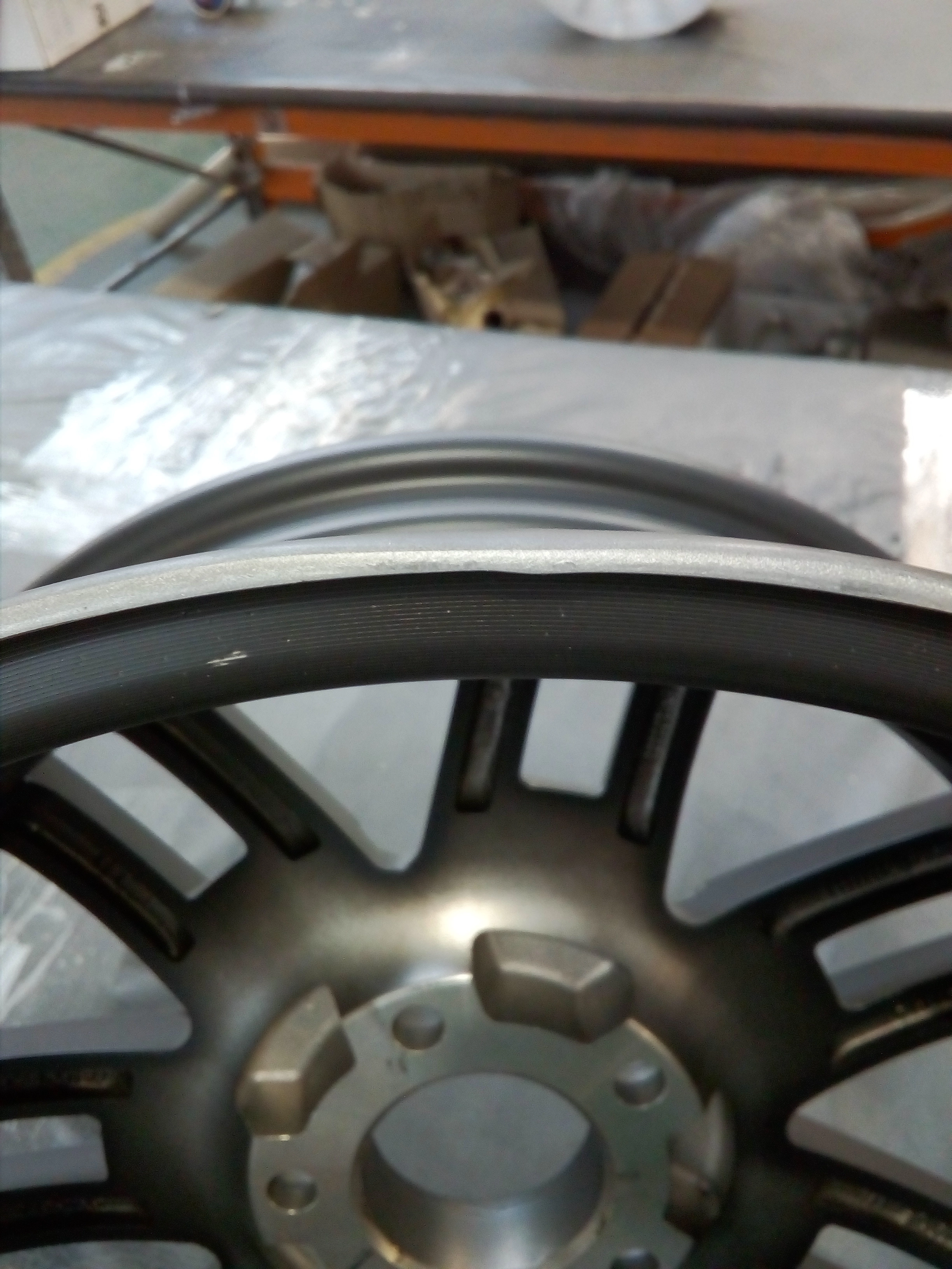 Диск автомобильный Распродажа SH593 NZ 6.5X16/5X114.3 ET45 D73.1 MBF*(Дефект литья)
