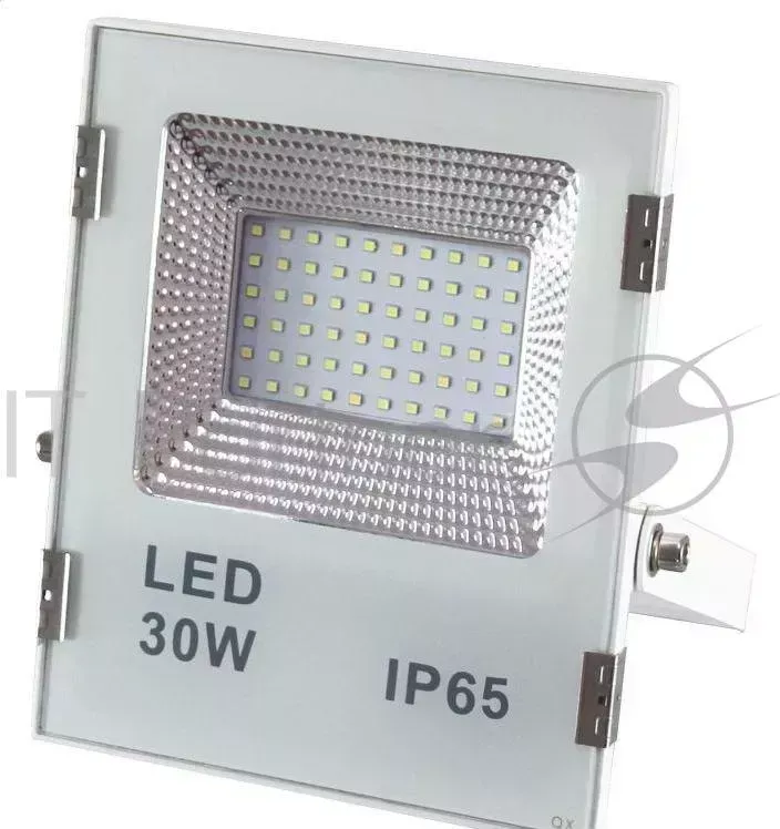 Прожектор Falcon Eye FE ZS30LED