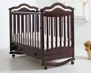 Кроватка детская Гандылян Анжелика колеса/качалка/ящик махагон К-2005-1