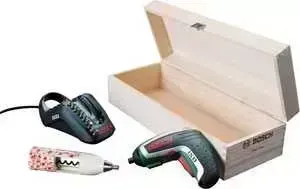 Отвертка BOSCH ная IXO Vino в деревянной упаковке (0.603.981.00G)