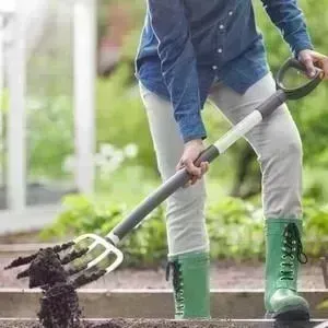 Вилы Fiskars садовые облегченные (133503)