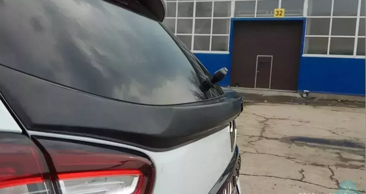 Спойлер Рено Каптур нижний грязезащитный