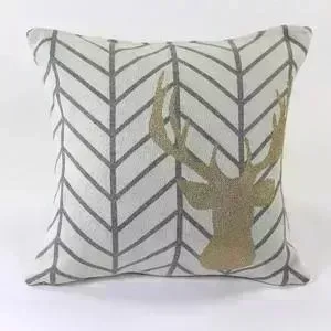 Подушка EnjoyMe с рисунком Golden deer, 45х45 см