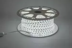 Светодиодная влагозащищенная лента FERON LS705 32717 11W/m 120LED/m 5730SMD холодный белый 50M