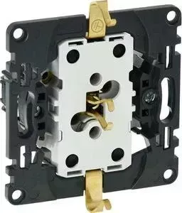 Розетка с защитными шторками Legrand двойная Valena In'matic 16А 250В 2х2К+З безвинтовые зажимы (753031)