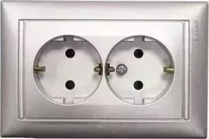 Розетка с заземлением Legrand двойная СП Valena немецкий стандарт алюминий (770100)