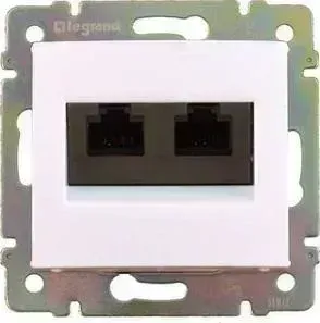 Розетка информационная Legrand двойная СП Valena RJ45 + RJ45 CAT.5 Е UTP белая (774231)