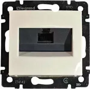 Розетка Legrand компьютерная RJ45 Valena 6 кат UTP на винтах слоновая кость 774142