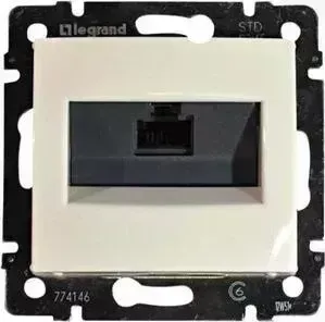 Розетка Legrand компьютерная RJ45 Valena 6 кат UTP с захватами слоновая кость 774146