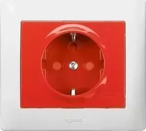 Розетка Legrand 2 K+3 Galea Life Magic 16A 250V с/з с блокировкой красная 771029
