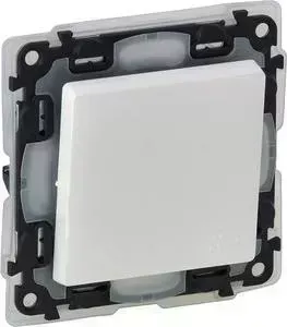 Переключатель Legrand одноклавишный Valena Life 10А 250В IP44 белый 752156
