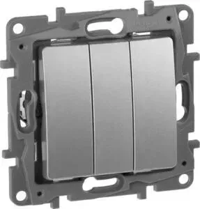 Выключатель Legrand трехклавишный Etika 10A 250V алюминий 672413