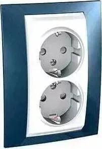 Розетка Schneider Electric двойная Unica с/з со шторками 10A 250V MGU63.067.854
