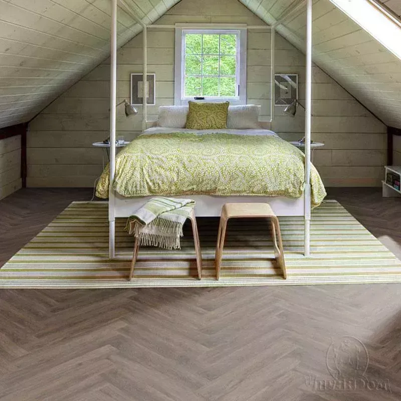 ПВХ плитка  Kahrs LT Click Herringbone 720*120 Saxon CHW 120 (левая) LTCHW2109-L-120