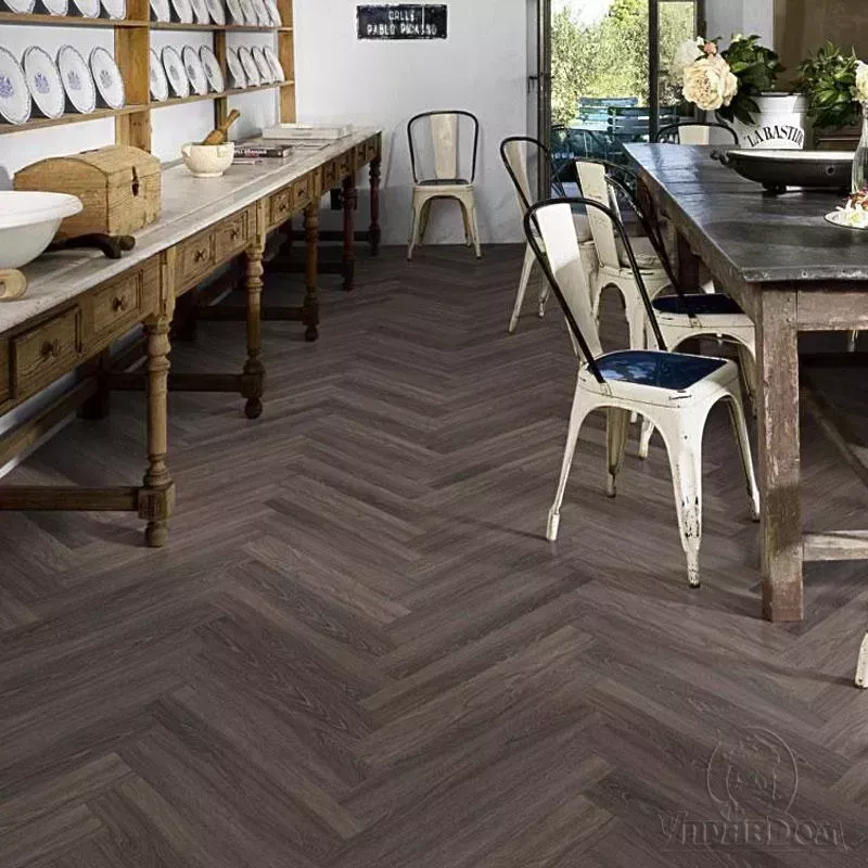 ПВХ плитка  Kahrs LT Click Herringbone 720*120 Tongass CHW 120 (правая) LTCHW2006-R-120