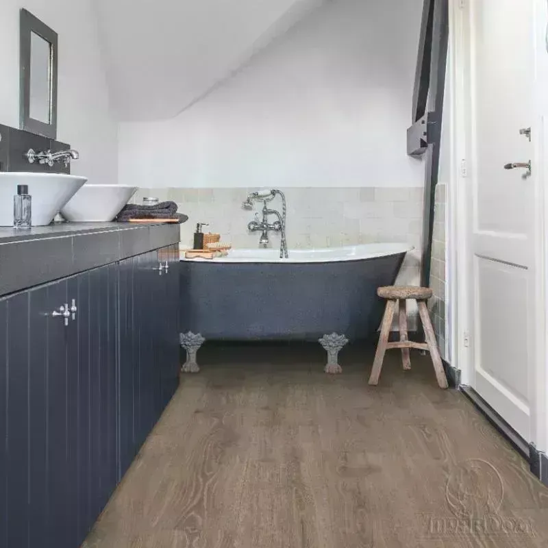 Ламинат  Quick Step Majestic MJ3548 Дуб лесной массив коричневый
